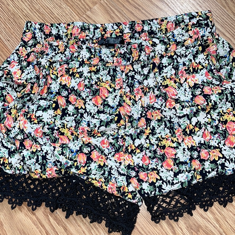Floral high waisted shorts size 4